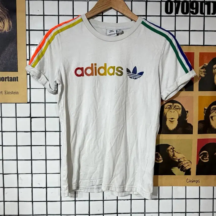 [BUNJANG] Adidas Rainbow Logo T-Shirt (Size S) / 아디다스 반팔티 레인보우 로고 S