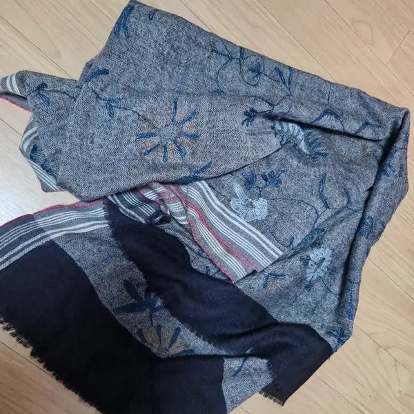 [BUNJANG] Checkered Flower Pattern Muffler / 체크 플라워 패턴 머플러