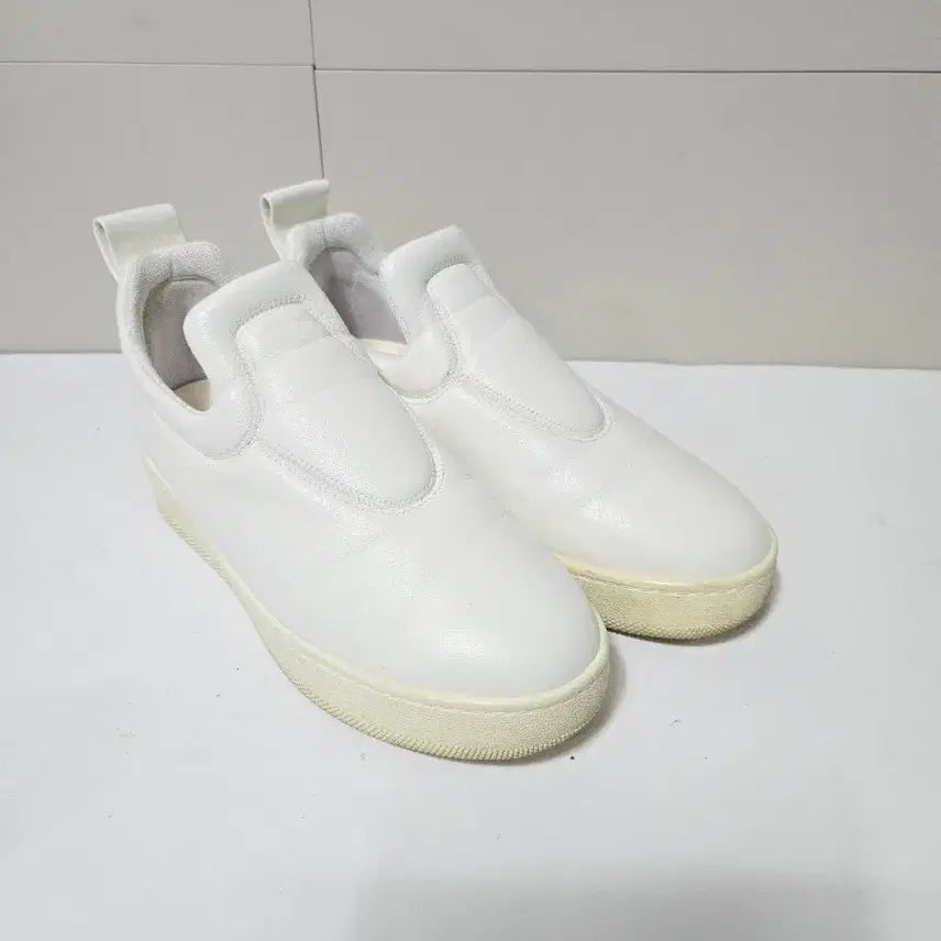 [BUNJANG] Celine White Nappa Leather Pull-On Sneakers / 셀린느 화이트 스트레치 나파레더 풀온 스니커즈 37