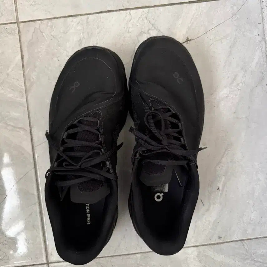 [BUNJANG] On Running Cloudmonster Sneakers Black / 온파프 클라우드몬스터 블랙