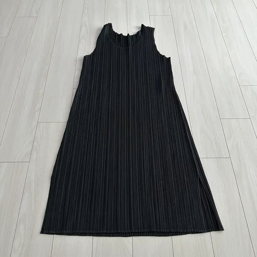 [BUNJANG] Pleats Please Sleeveless Midi Dress Black / 플리츠플리즈 나시 원피스