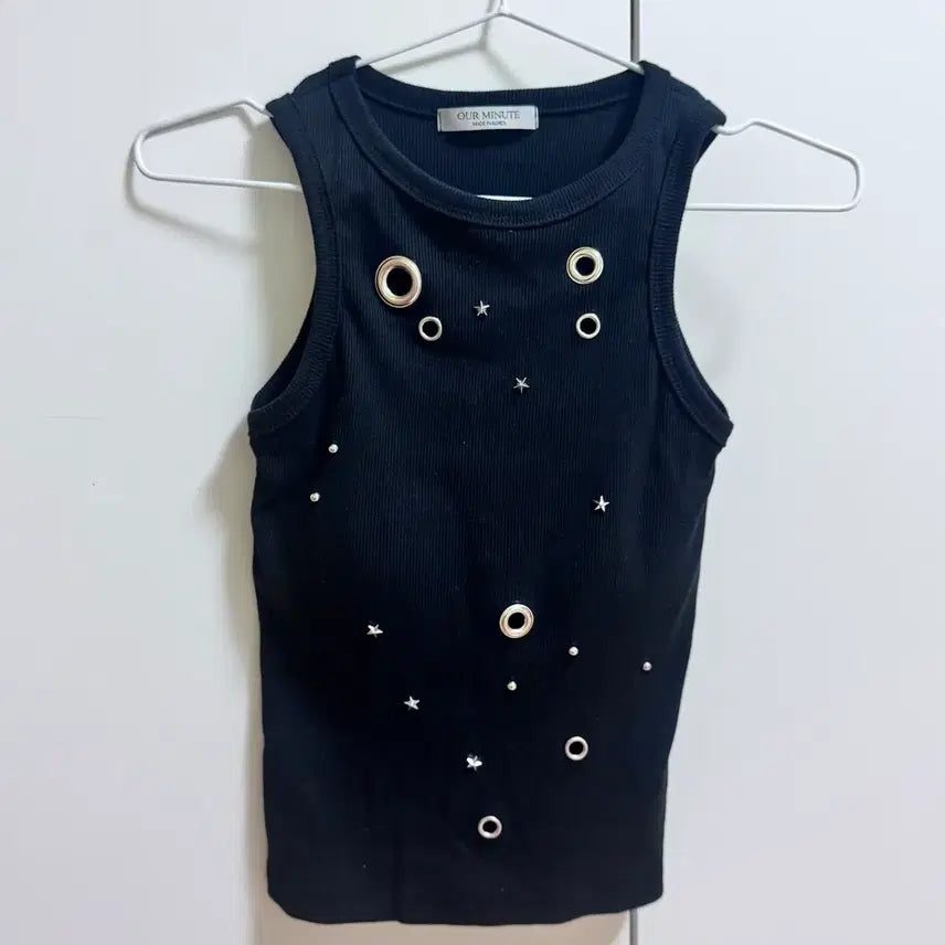 [BUNJANG] Y2K Rhinestone Tank Top (Built-in Cups) / y2k 찡 나시(캡 내장)