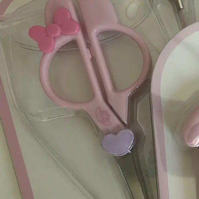 [BUNJANG] Sanrio My Melody Mini Scissors Strap Keychain / 산리오 마이멜로디 미니 가위 스트랩 키링