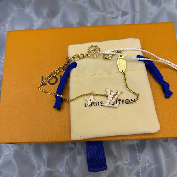 [BUNJANG] Louis Vuitton Iconic Flower Enamel Adjustable Brass Gold Women's Bracelet / LV 아이코닉 플라워 에나멜 디자인 사이즈 조절식 황동 골드 여성 팔찌