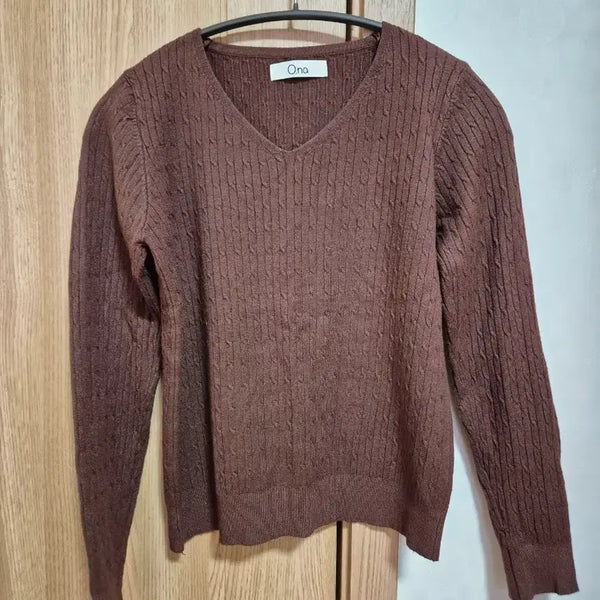 [BUNJANG] Brown V-Neck Cable Knit Sweater / 브이넥 브라운 케이블 니트