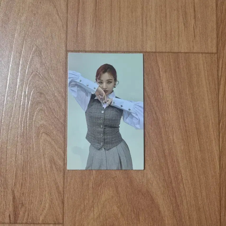 [BUNJANG] TWICE I CAN'T STOP ME Jihyo Photocard / 트와이스 아캔스 I can't stop me 지효 포토카드 (포카)