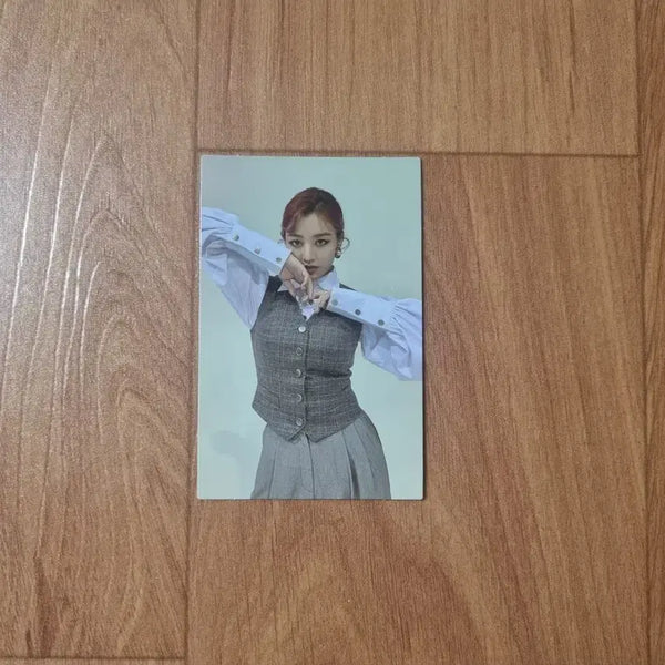 [BUNJANG] TWICE I CAN'T STOP ME Jihyo Photocard / 트와이스 아캔스 I can't stop me 지효 포토카드 (포카)