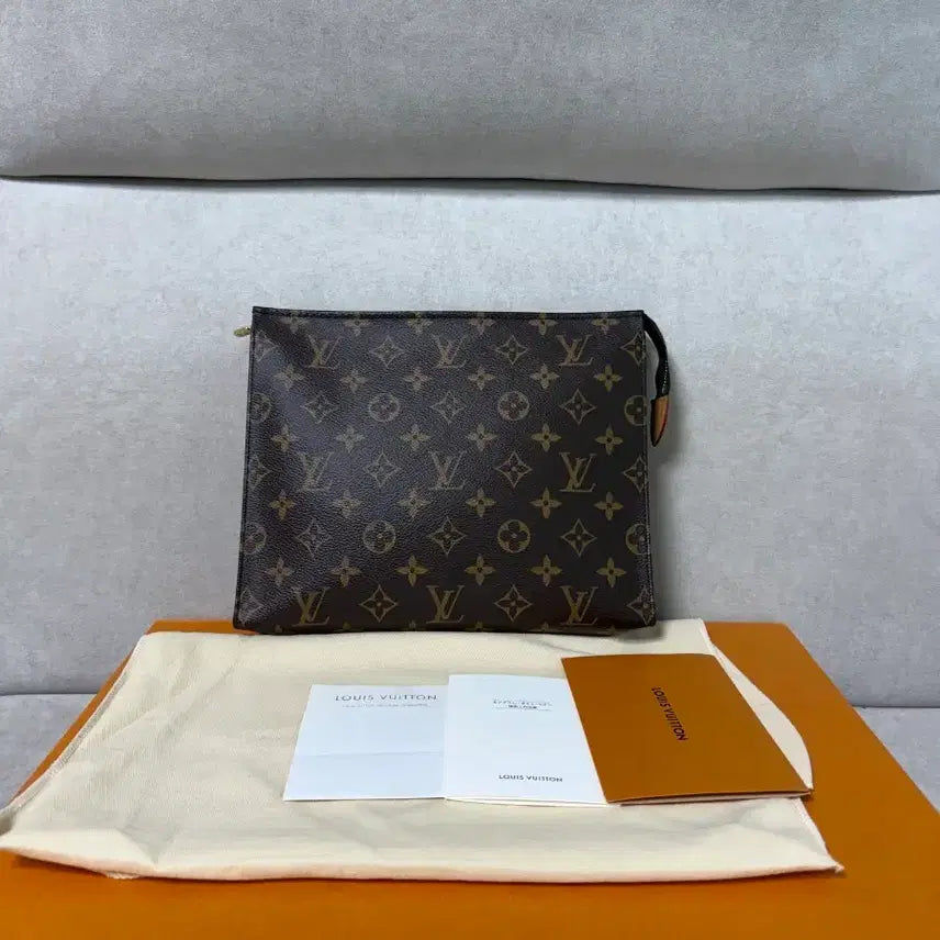 [BUNJANG] Louis Vuitton Monogram Toilet Pouch 26 / 루이비통토일렛26