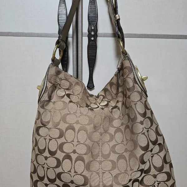 [BUNJANG] Coach Signature Shoulder Bag Brown / 코치 시그니처 숄더백 브라운