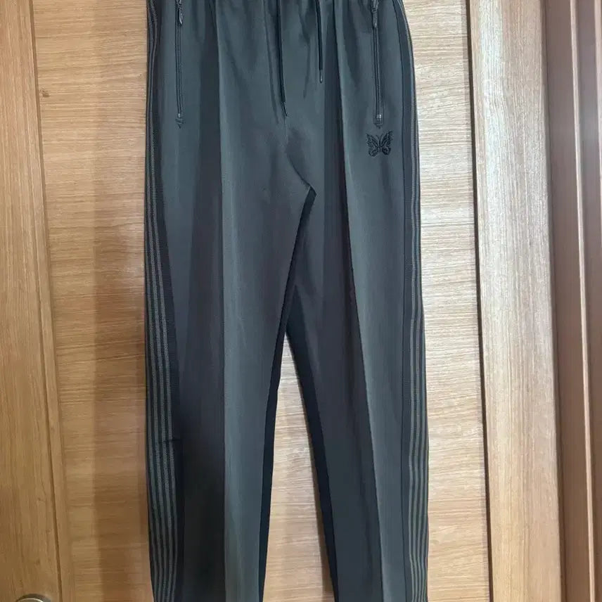 [BUNJANG] Needles x Studios Collaboration Straight Track Pants (Size S) / Needles 트랙팬츠 니들스 x studios 별주 모델