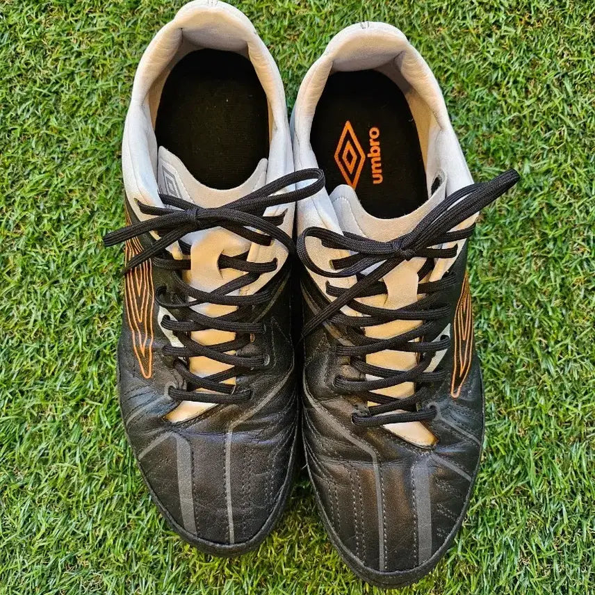 [BUNJANG] Umbro Post Premium Futsal Shoes (260mm) / 엄브로 포스트 프리미엄 풋살화 260mm