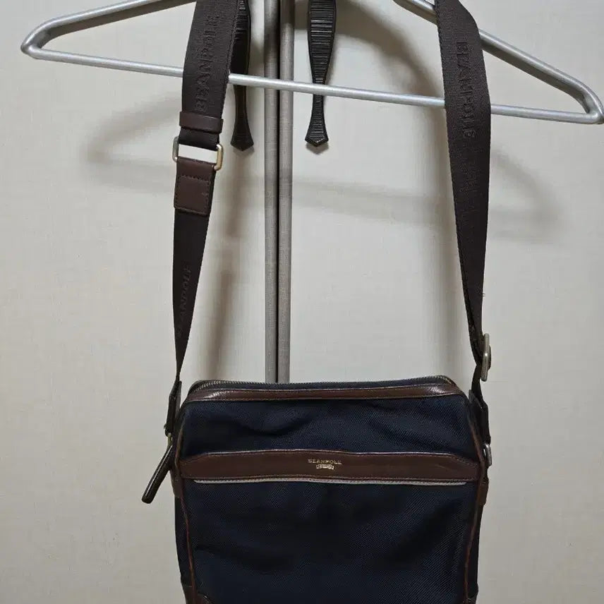 [BUNJANG] Beanpole Crossbody Bag Navy Brown / 빈폴 크로스백 네이비 브라운