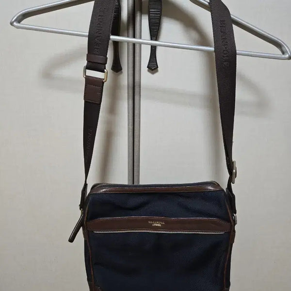 [BUNJANG] Beanpole Crossbody Bag Navy Brown / 빈폴 크로스백 네이비 브라운