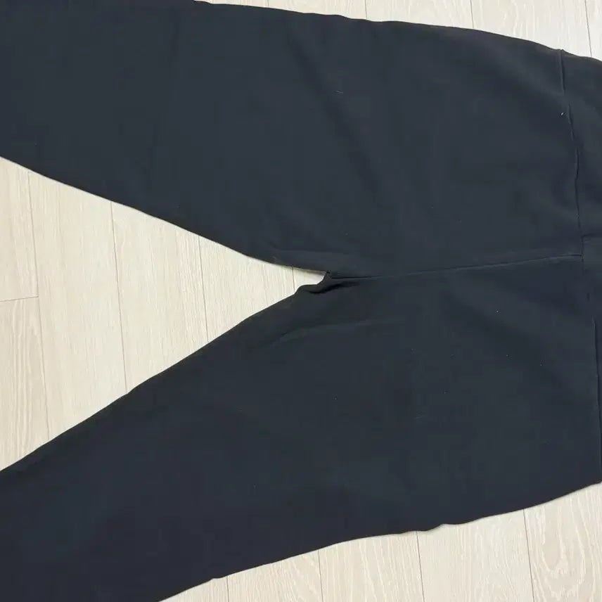 [BUNJANG] Discovery Expedition Black Training Pants / 디스커버리 익스페디션 블랙 트레이닝 바지