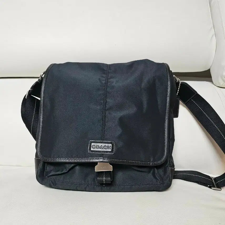 [BUNJANG] Coach Black Crossbody Bag / 코치 블랙 크로스백