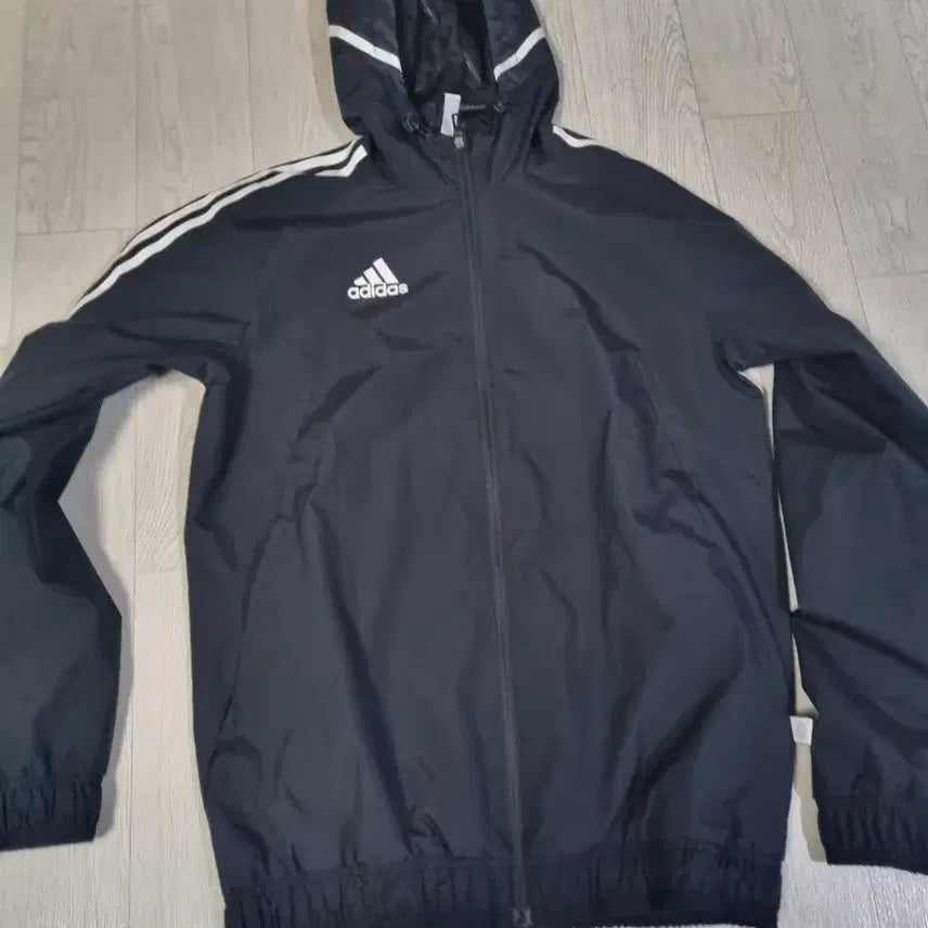 [BUNJANG] Adidas Windbreaker Jacket - Size M / 아디다스 바람막이m