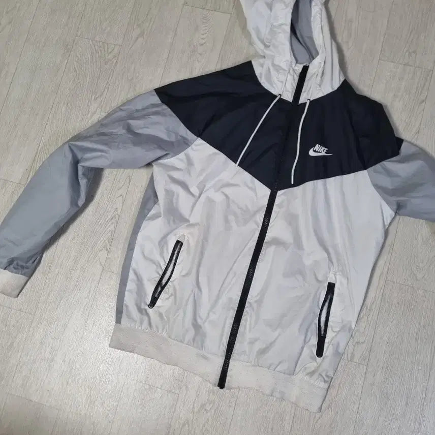 [BUNJANG] Nike Windbreaker Jacket / 나이키 바람막이m