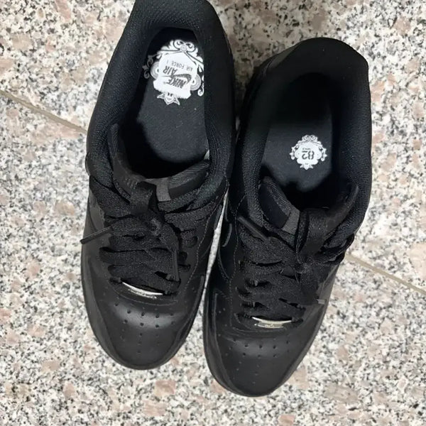 [BUNJANG] Nike Air Force 1 '07 Low Triple Black Sneakers (Size 255) / 나이키 에어포스 1 '07 로우 트리플 블랙 255