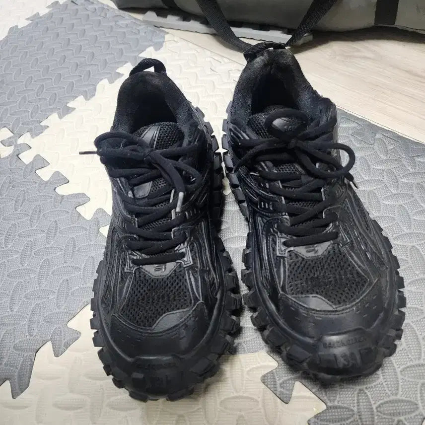 [BUNJANG] Balenciaga Defender Sneakers / 발렌시아가 디펜더 39판매