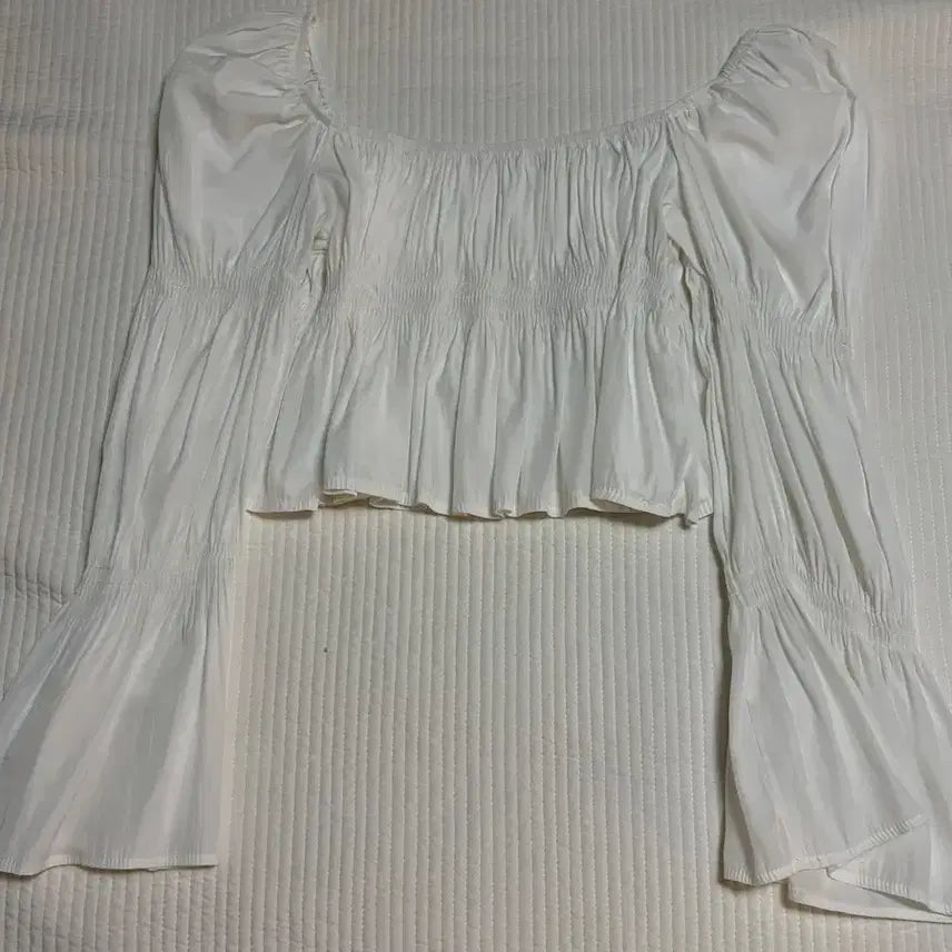 [BUNJANG] Modern Robe Crop Shirring Smoke Blouse / 모던로브 크롭 셔링 스모크 블라우스