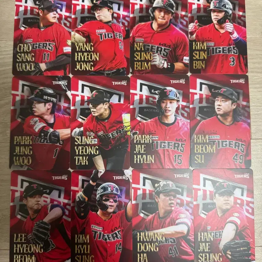 [BUNJANG] Kia Tigers Lucky Draw Third Uniform Photocard Set (12 types) featuring Sung Young-tak, Park Jae-hyun, Yang Hyeon-jong / 기아 럭드 써드 포카 12종 써드유니폼 포토카드 성영탁 박재현 양현종