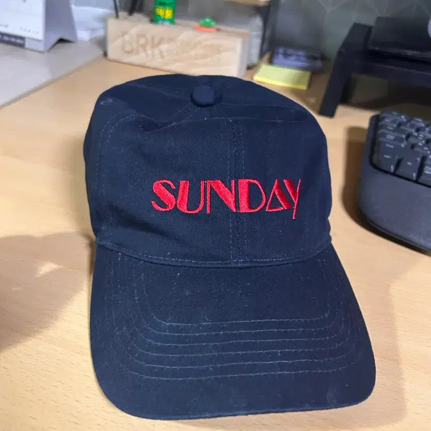 [BUNJANG] SUNDAY Navy Logo Embroidered Ball Cap / 썬데이 볼캡 네이비