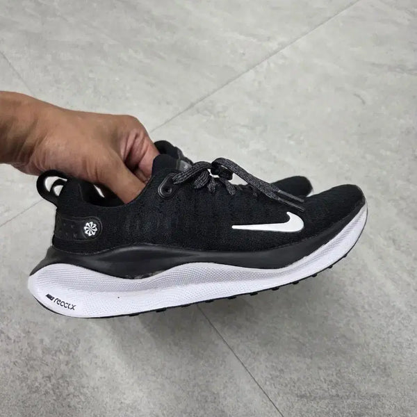 [BUNJANG] Nike Women's ReactX Infinity Run 4 Running Shoes / 나이키 우먼스 나이키 우먼 리액트X 인피니티 런 4 블랙 화이트 235