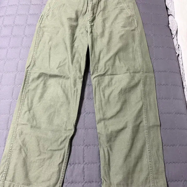 [BUNJANG] Musinsa Standard Back Satin Wide Officer Pants Khaki / 무신사 스탠다드 백사틴 와이드 오피서팬츠 카키입니다.