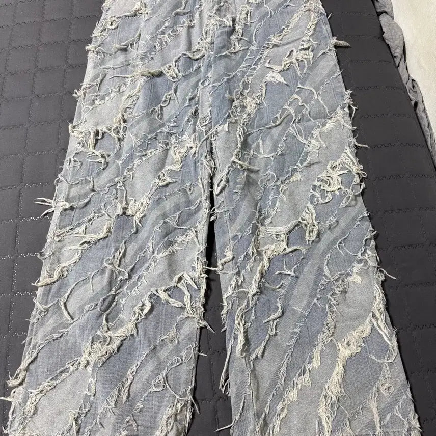 [BUNJANG] Yamikoso Seigi Distressed Denim Pants / yamikososeigi 연청 데님팬츠 판매합니다
