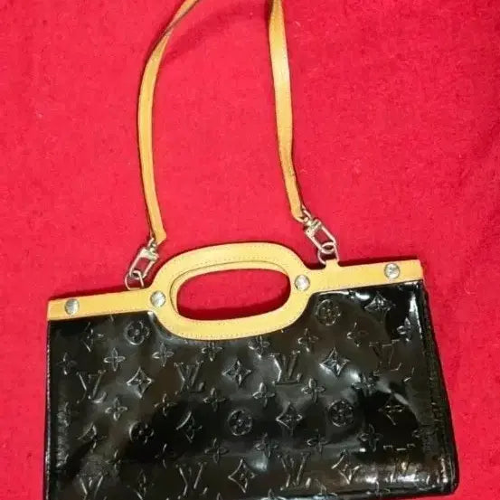 [BUNJANG] Louis Vuitton Epi Shoulder Bag Black / 루이비통 에삐 숄더백 블랙