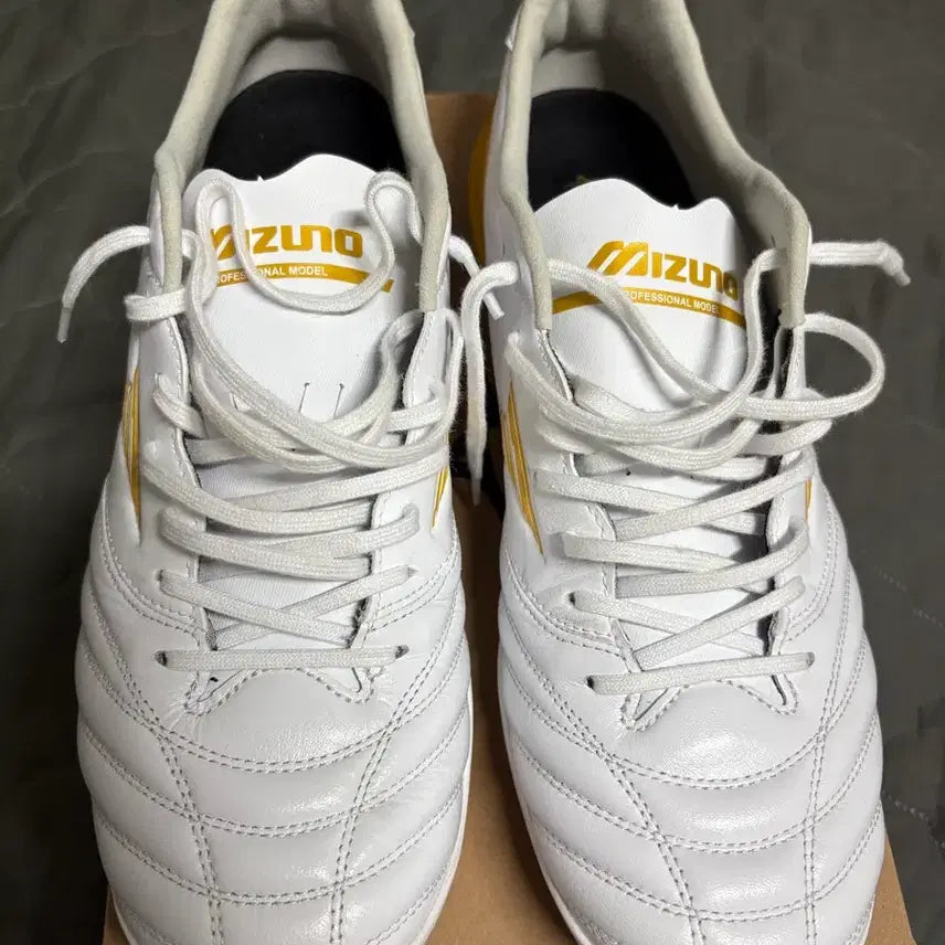 [BUNJANG] Mizuno Morelia Neo 4 Pro AS Futsal Shoes Size 280 / 280 미즈노 모렐리아 네오 4 프로 AS 풋살화