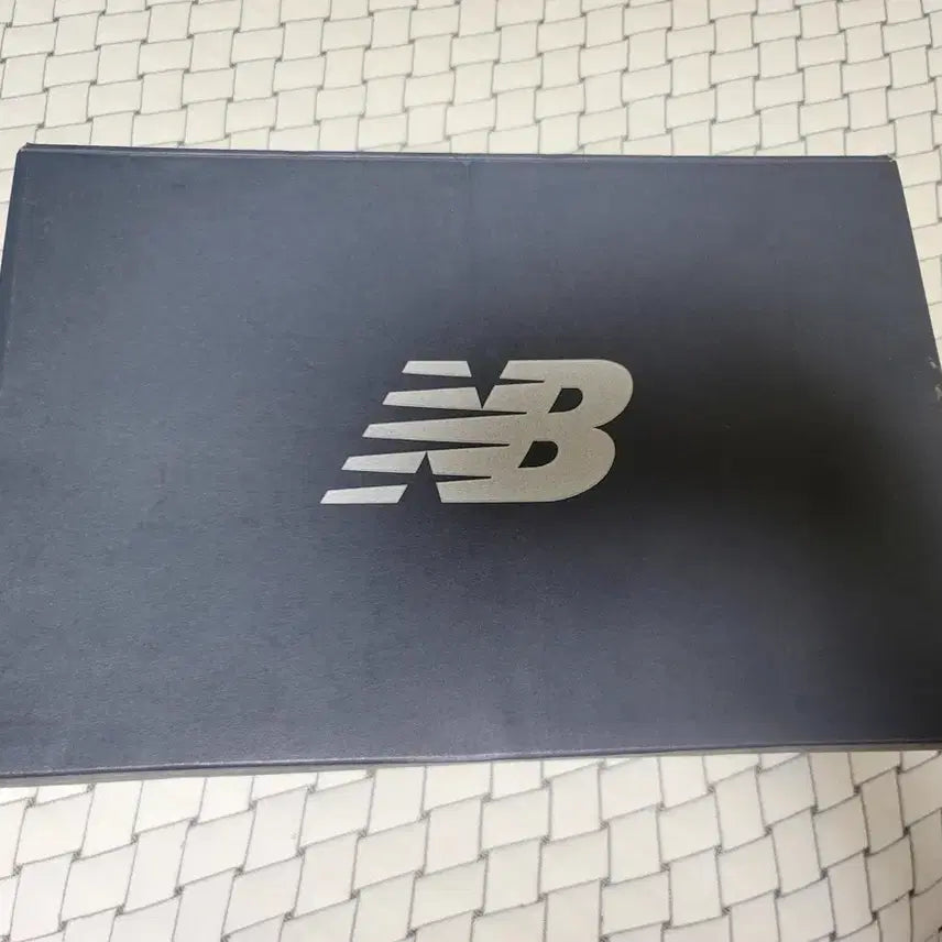 [BUNJANG] New Balance x Comme des Garçons Junya Watanabe 574 Grey Off-White Suede Sneakers / 뉴발란스 x 꼼데가르송 준야 와타나베 574 그레이 오프화이트 스웨이드