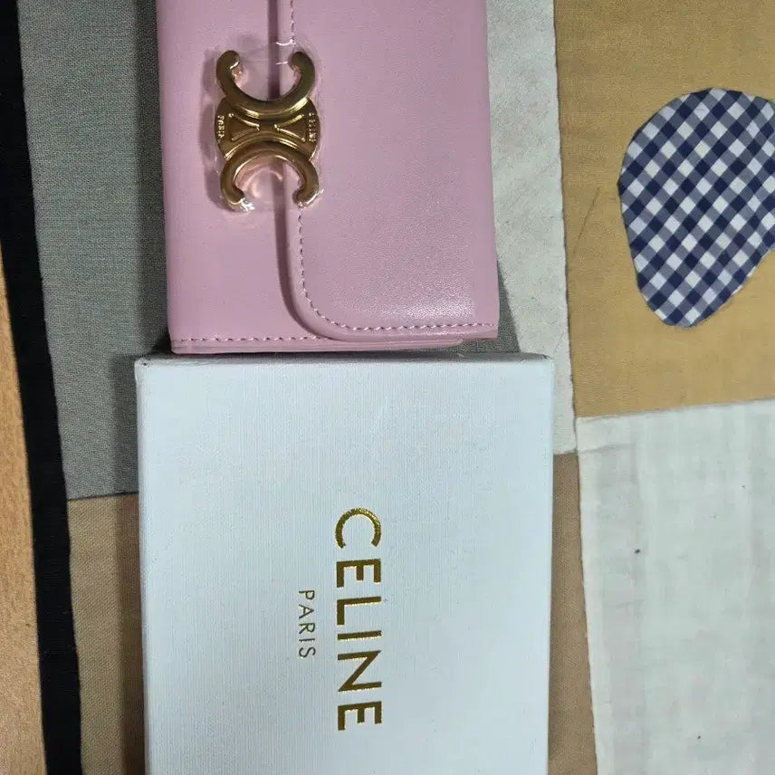 [BUNJANG] Celine Triomphe Flap Wallet Pink / 셀린느 트리옹프 플랩지갑 핑크 새상품