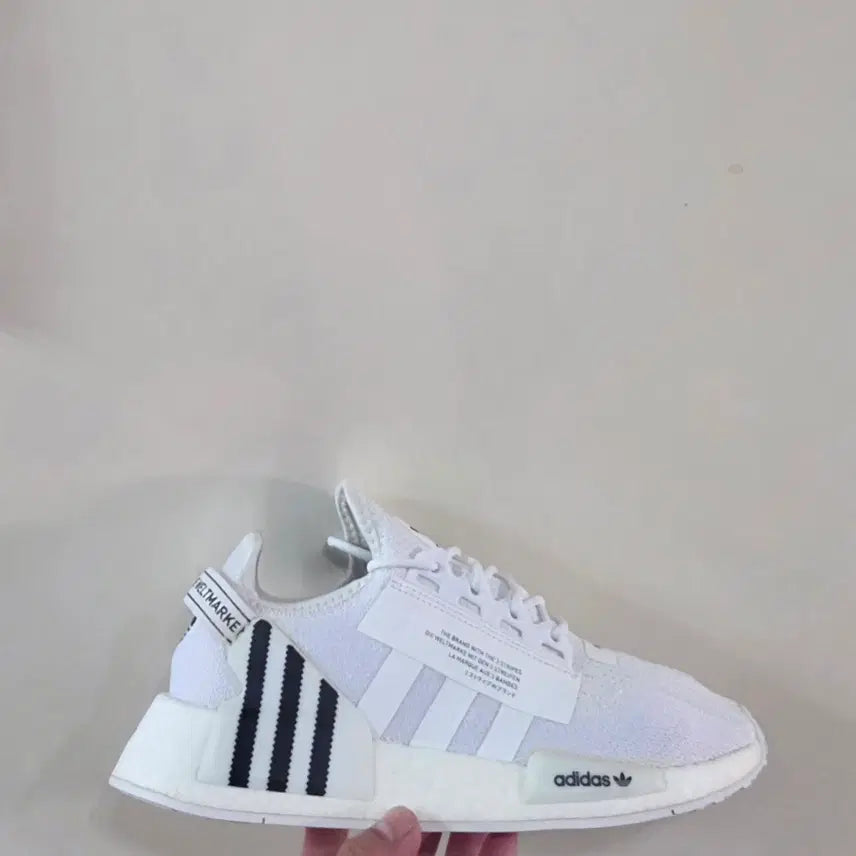 [BUNJANG] Adidas NMD R1 V2 Cloud White / [250] 아디다스 NMD R1 V2 클라우드화이트ㅡ단종매물,최저가