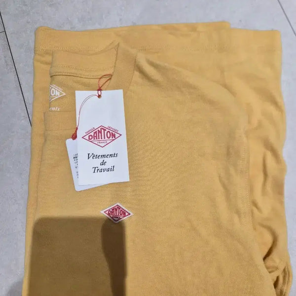 [BUNJANG] DANTON Women's Short-Sleeve T-Shirt Yellow Logo Size M (New with Tags) / 단톤 여성 반팔티 (택있는새상품)