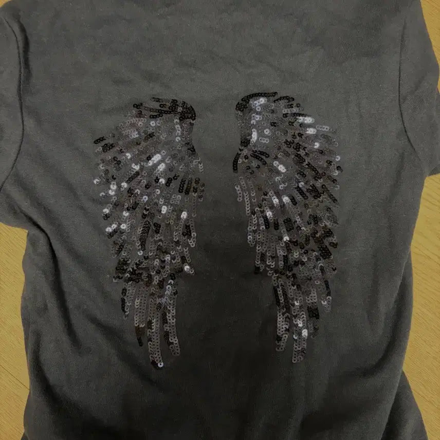 [BUNJANG] Subdued Angel Sequin T-Shirt Navy S / 섭듀드 엔젤 스팽글 티셔츠 네이비s