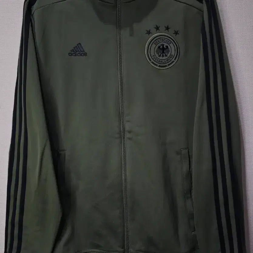[BUNJANG] Adidas "Daejang" Germany Khaki Track Top Jersey M / 아디다스 대장 독일 진카키 트랙탑 져지 95/M