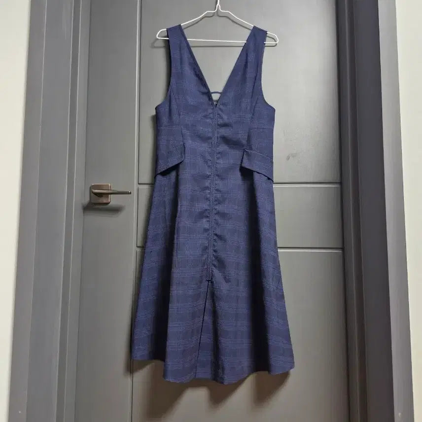 [BUNJANG] Sleeveless Long Dress with Checkered Pattern / enc .체크무늬 귀욤  민소매 롱원피스. 55ㅡ날씬66