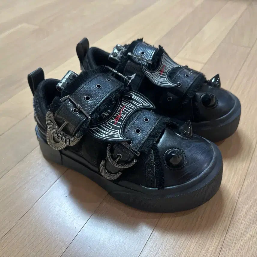 [BUNJANG] ANTA Sneakerverse Lilith Black Sneakers / 안타 스니커즈 ANTA Sneakerverse (ATSV) Lilith