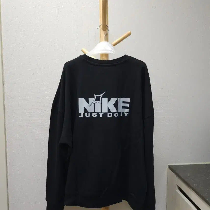 [BUNJANG] Nike Swoosh Logo Oversized Sweatshirt / 나이키 스우시 로고 맨투맨