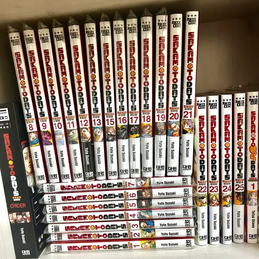 [BUNJANG] Sakamoto Days Complete Manga Set (Vol. 1-25) + Holidays Vol. 1 / 사카모토데이즈 만화책 1~25권 일괄, 홀리데이즈1권