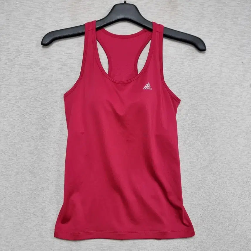 [BUNJANG] Adidas Women's Running, Health, and Yoga Tank Top - Size 85 / 아디다스 나시 런닝 헬스 요가 여자85사이즈ㅡ0427ㅇㅇ