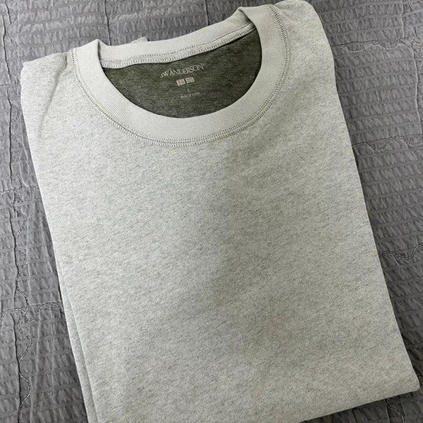 [BUNJANG] Uniqlo x JW Anderson Colorblock T-Shirt Natural / 유니클로 x JW 앤더슨 바이컬러 티셔츠 내츄럴
