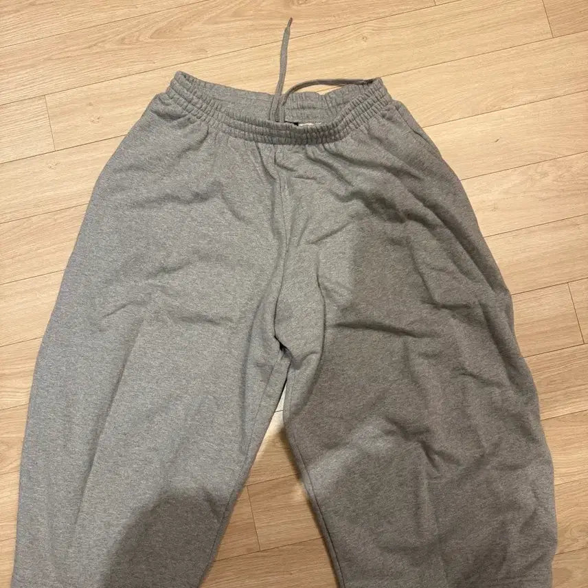 [BUNJANG] Balenciaga Sweat Bermuda Shorts LA Fashion Show Version / [M] 발렌시아가 스웻버뮤다 쇼츠 LA쇼버전 국내매장판