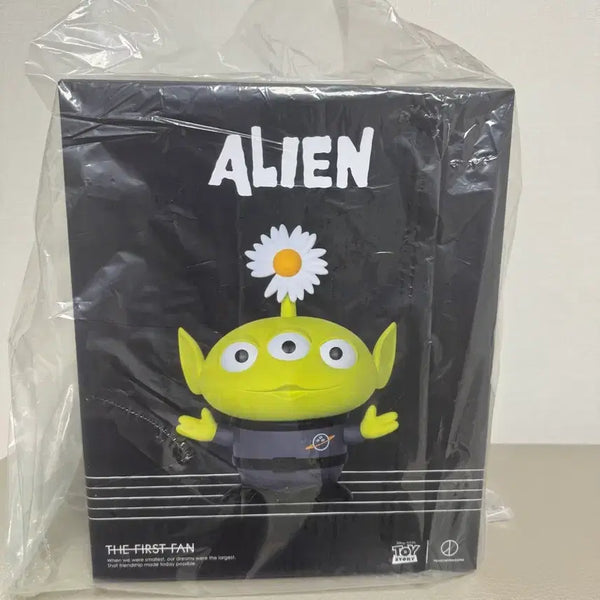 [BUNJANG] Peaceminusone x Toy Story The First Fan Collectible Toy Alien Figure / 피스마이너스원 토이스토리 더 퍼스트팬 알린 피규어 팝니다