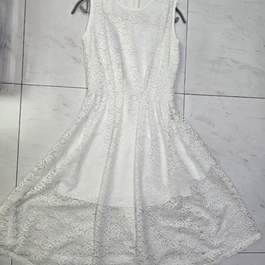 [BUNJANG] Digue White Lace Sleeveless Dress / 화이트 레이스 민소매 원피스