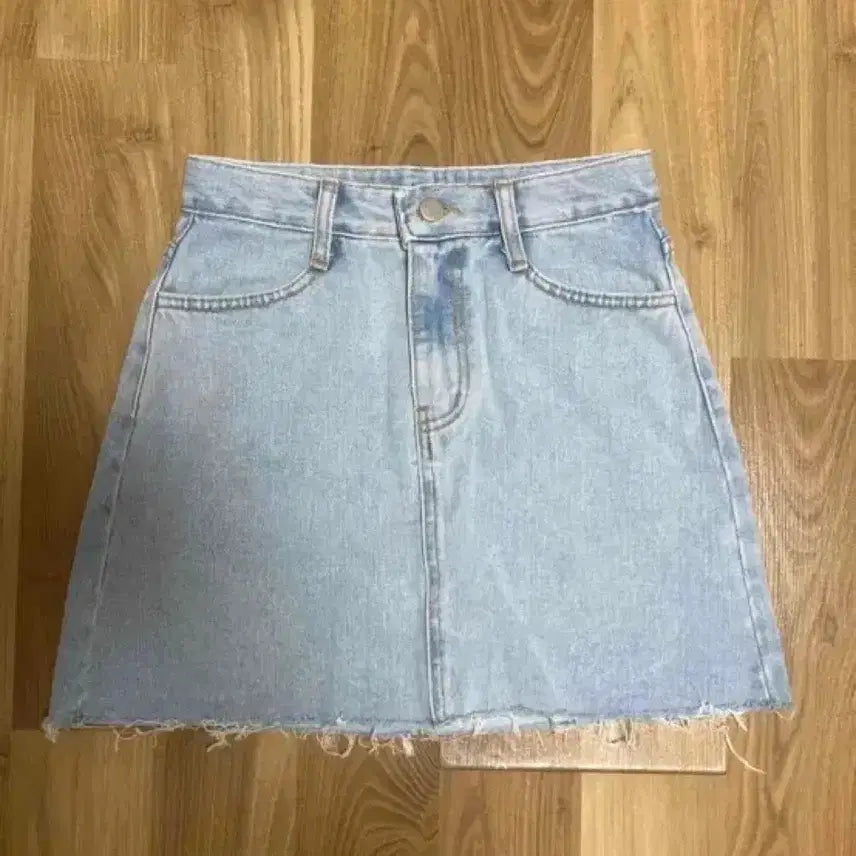 [BUNJANG] Light Wash Denim Mini Skirt / 연청 데님미니스커트