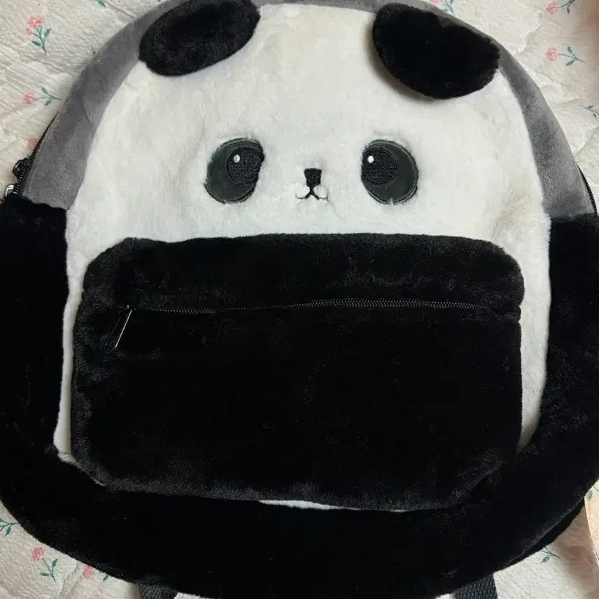 [BUNJANG] Everland Panda Faux Fur Backpack / 에버랜드 팬더 퍼 백팩