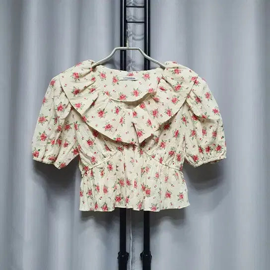 [BUNJANG] Topdressing Flower Puff Short Sleeve Frill Crop Blouse / 탑드레싱 플라워 퍼프 반팔 프릴 크롭 블라우스