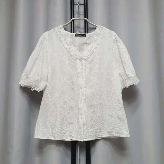 [BUNJANG] Crochet Lace Punching Short Sleeve Blouse Gauze Cotton / 크로쉐 레이스 펀칭 반팔 블라우스 거즈면